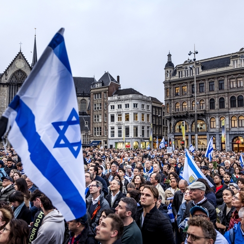 Maak een vuist tegen antisemitisme en islamofobie