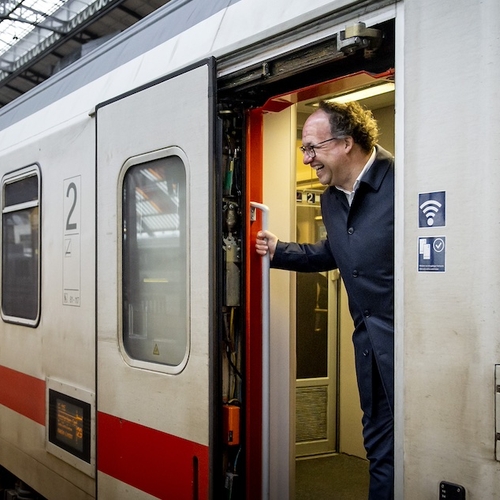 De NS prijst zich definitief uit de markt, Nederland stevent af op een vervoerscrisis