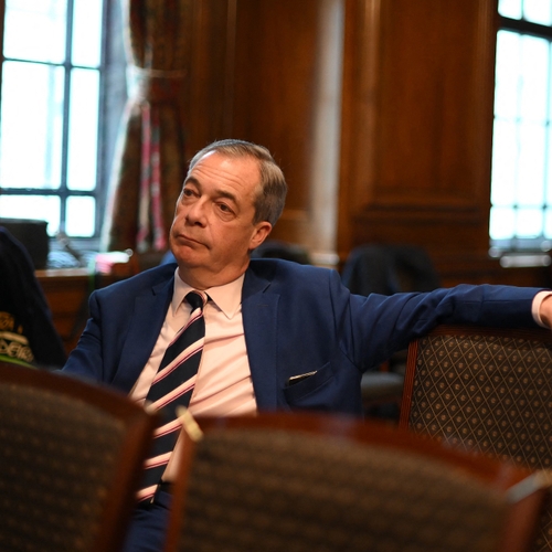Prestigieuze bank sluit rekening Brexiteer Nigel Farage, al dan niet vanwege Russische inkomsten