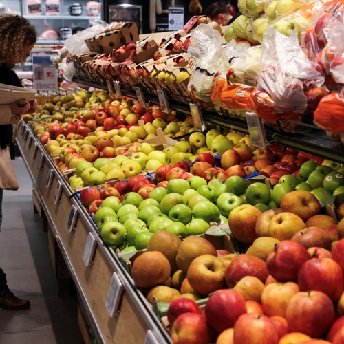 Fruit wassen helpt niet tegen landbouwgif, de enige remedie is schillen