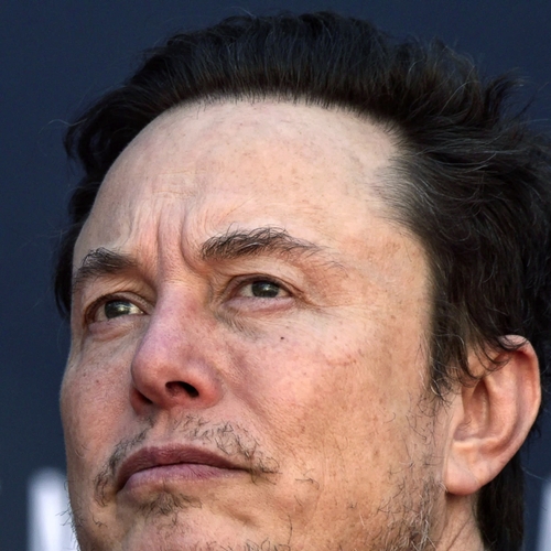 Elon Musk verbant journalisten en linkse critici van X