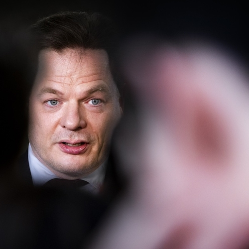 Telegraaf zet Omtzigt neer als complotdenker na woede bij VVD over Kamervragen NAVO-carrière Rutte