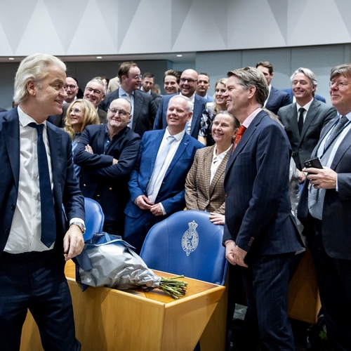 Zijn PVV’ers laf of lui? Kamerleden grootste fractie laten verstek gaan bij belangrijke debatten