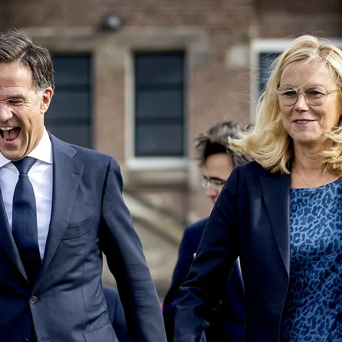 Treuzelend kabinet laat burgers spartelen in onzekerheid