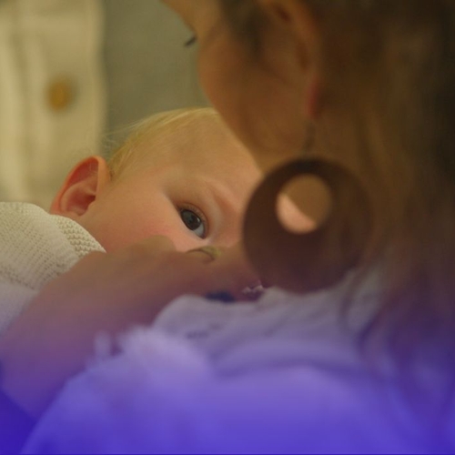 Afbeelding van Baby's in omgeving Chemours worden via moedermelk blootgesteld aan te veel PFAS