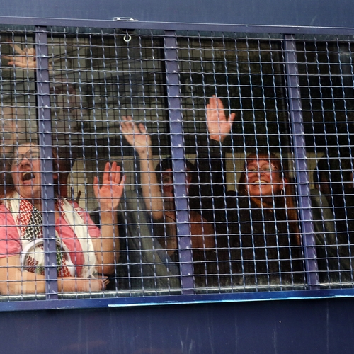 Griekenland deporteert Europese activisten die deelnamen aan pro-Gaza-protest op universiteit