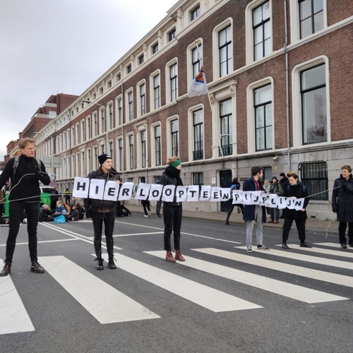 Gemeente Den Haag perkt demonstratievrijheid ambtenaar in na klimaatprotest bij partijbureau VVD