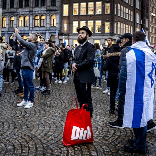 Voorbij de slogans: een oproep tot diepgang en nuance in het Nederlandse debat over Israël-Palestina
