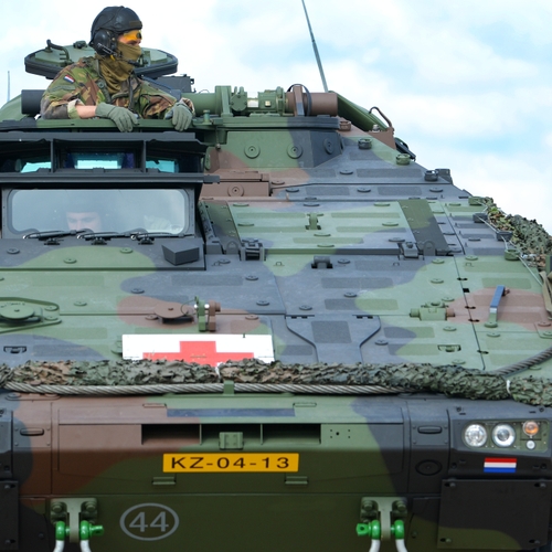 Afbeelding van Defensie laat pantservoertuigen bouwen door ongescreend Chinees staatsbedrijf