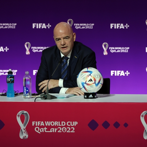 FIFA-topman reageert fel op kritiek uit Europa: 'dubbel moraal' en 'puur racisme'