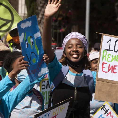 Waarom wordt de kracht van jongeren niet door politieke leiders gebruikt?