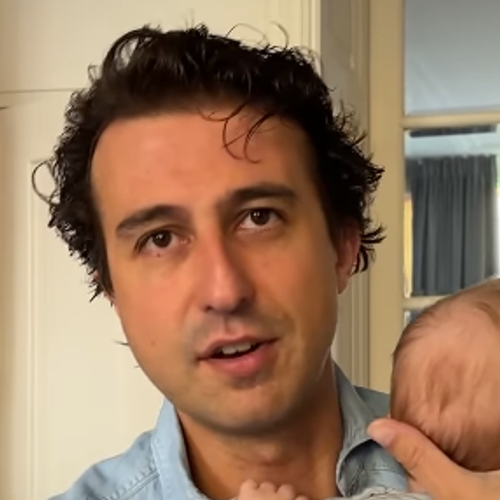 Jesse Klaver laat zien dat vaccinaties niet eng maar geweldig zijn