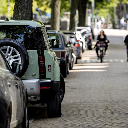 Amsterdam besteedt parkeercontrole uit aan multinational met giftig winstmodel