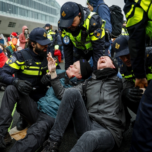 Klimaatactivisten zijn hun leven niet zeker, ook Nederland in toenemende mate schuldig aan grove repressie