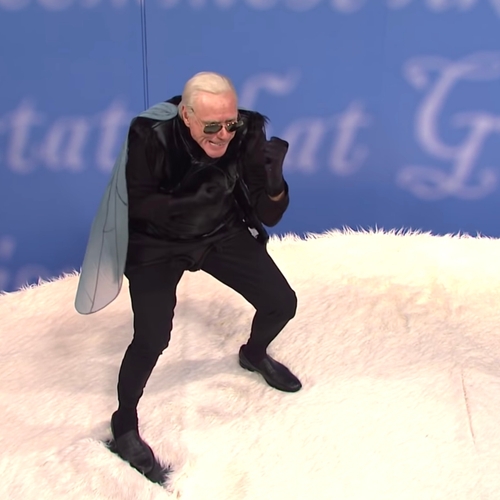 Afbeelding van SNL: Jim Carrey speelt de vlieg op het hoofd van Mike Pence