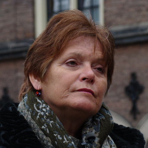 Oud-minister Ella Vogelaar plotseling overleden