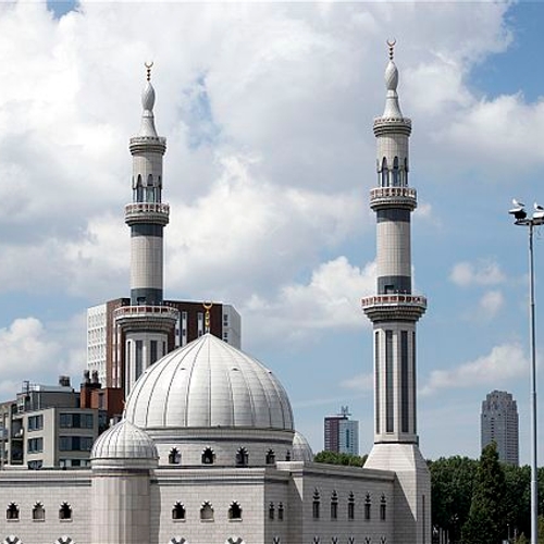 Afbeelding van Grootste moskee van Nederland ontslaat salafistische imam