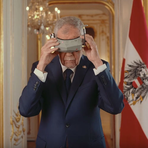 Oostenrijkse bondspresident geeft unieke tour door paleis