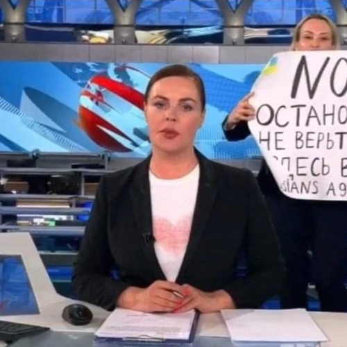 Marina Ovsyannikova, Russische journalist die met gevaar voor eigen leven protesteerde, werkt nu voor Die Welt