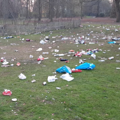 Gent gaat afval in park niet meer opruimen, wil vervuilers confronteren met hun rotzooi