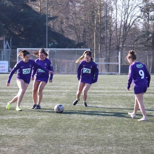 Franse voetbalsters spelen zonder shorts uit protest tegen seksisme
