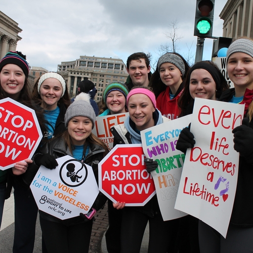 Afbeelding van Trump steunt anti-abortusactivisten tijdens 'March for Life'