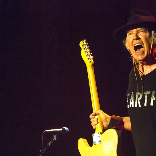 Spotify verwijdert Neil Young uit bibliotheek wegens actie tegen antivax-podcaster