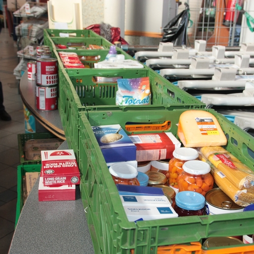 Voedselbanken drukker dan ooit, CDA ‘helpt’ met kookboek voor ‘klanten’