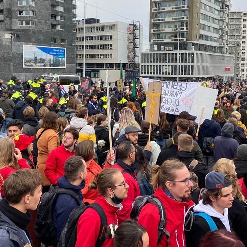 Politie verstoort woonprotest Rotterdam