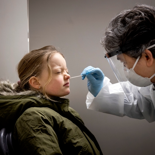 RIVM: Weer meer covid-besmettingen, grootste toename bij kinderen