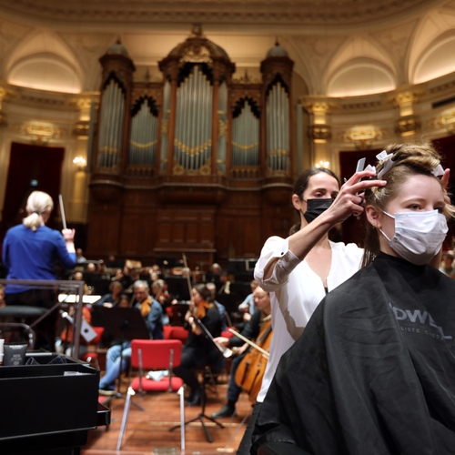 Afbeelding van Naar de kapper in het Concertgebouw