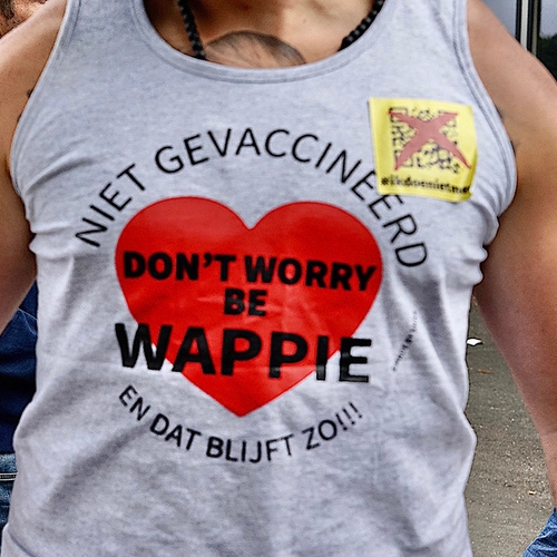 De gevaccineerden worden door de antivaxxers gegijzeld