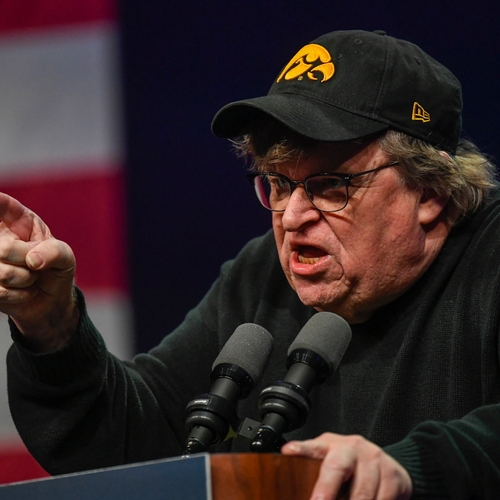 Michael Moore waarschuwt: Trump gaat weer winnen