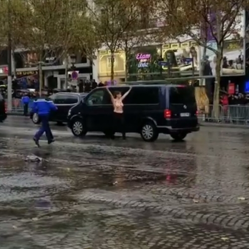 FEMEN in actie bij stembusgang Berlusconi
