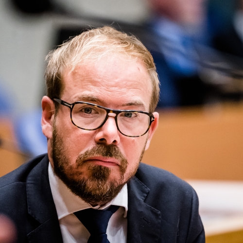 Onderzoek verklaart oud-Kamerlid Gijs van Dijk schuldig aan grensoverschrijdend gedrag