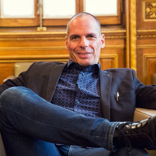 Varoufakis: 'Griekenland nog steeds niet gered maar wel geruïneerd'