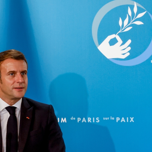 Afbeelding van Macron tegen media: geef Frankrijk niet de schuld van aanslagen