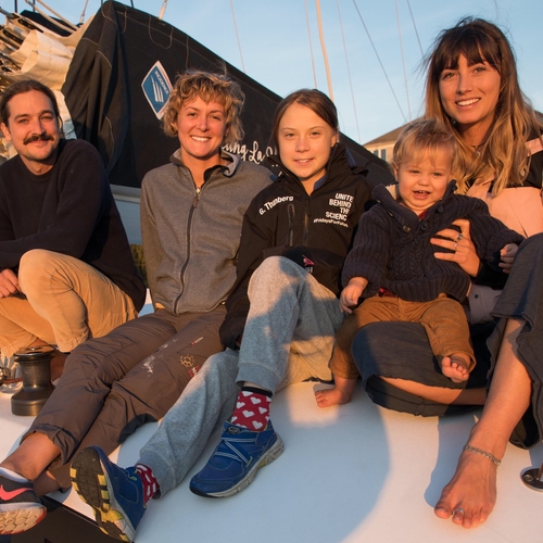 Greta Thunberg met catamaran naar klimaattop in Spanje