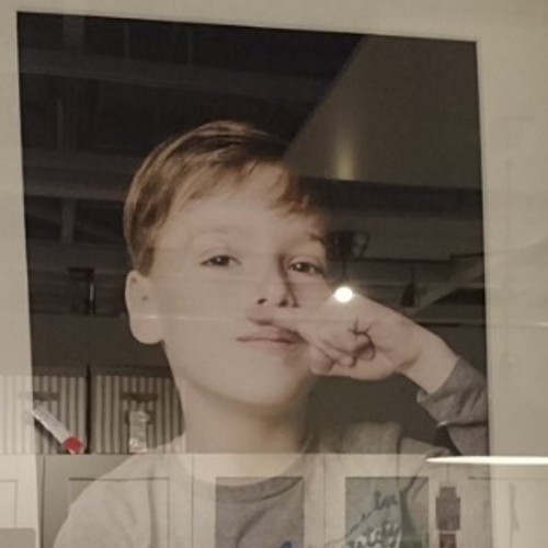 IKEA haalt Hitler-kind van de muur na klachten