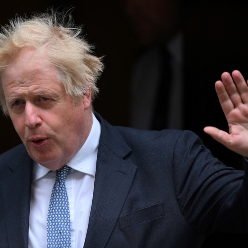 Afbeelding van Boris Johnson herschrijft ethische gedragscode ministers om zo te voorkomen dat hij moet aftreden