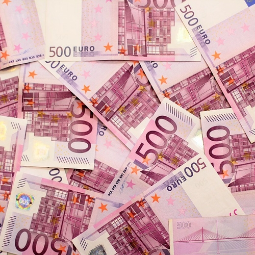Verklaar alle biljetten van vijfhonderd euro ongeldig