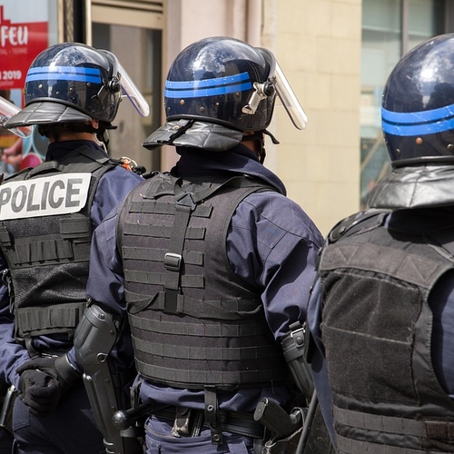 Amnesty: Franse politie gebruikt geweld tegen mensen die vluchtelingen helpen