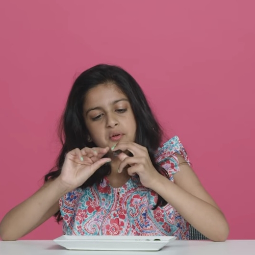 Hilarisch: kinderen uit andere landen proeven Nederlandse zoetigheden