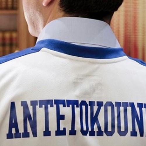 Griekse premier op de bres voor door racisme getroffen basketballer