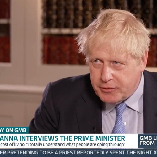 Boris Johnson verbijstert Britten met harteloze reactie naar 77-jarige vrouw die geen geld meer heeft voor eten