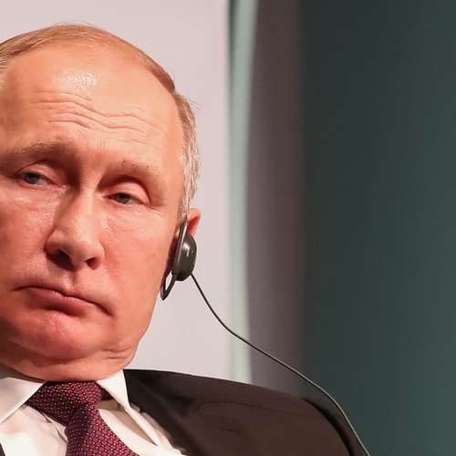 Poetin (68) blijft na vaccinatie met Russisch middel toch in isolatie