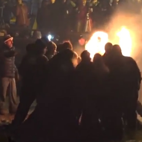 Schokkende beelden: stier wordt in brand gestoken tijdens Spaans festival