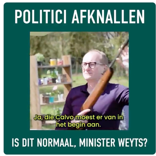 Afbeelding van Belgische minister van Onderwijs schiet met geweer op portret links parlementslid