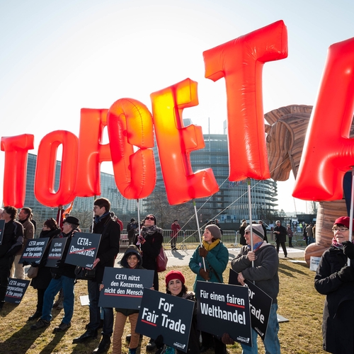 Leden van de PvdA moeten zich uitspreken over de omarming van CETA