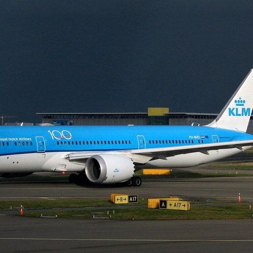 Afbeelding van Noodlijdend KLM wil topman via truc bonus van 900.000 euro toestoppen